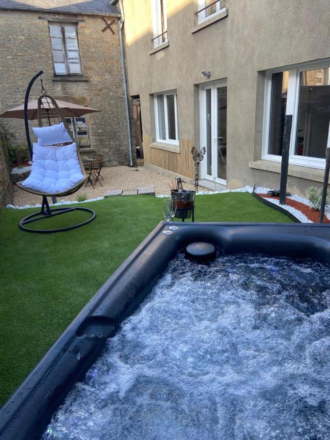Beau Loft Room Proche Mont Saint Michel Jaccuzi Illimite En Plein Centre Avranches Exterior foto