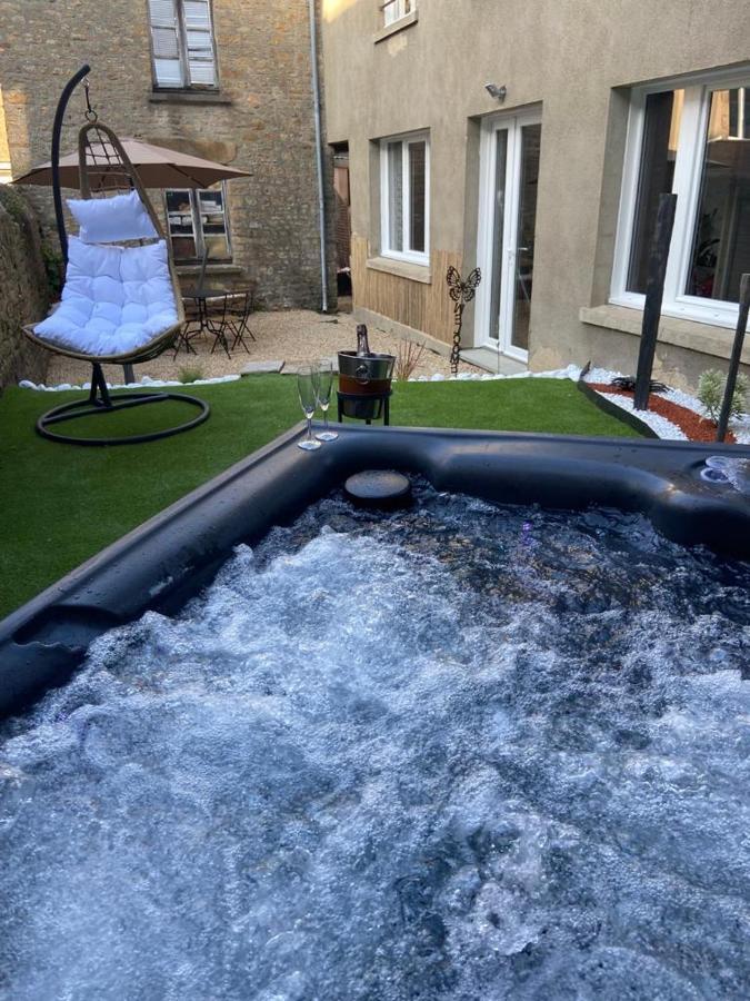 Beau Loft Room Proche Mont Saint Michel Jaccuzi Illimite En Plein Centre Avranches Exterior foto