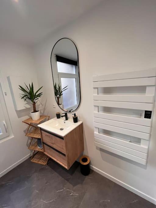 Beau Loft Room Proche Mont Saint Michel Jaccuzi Illimite En Plein Centre Avranches Exterior foto