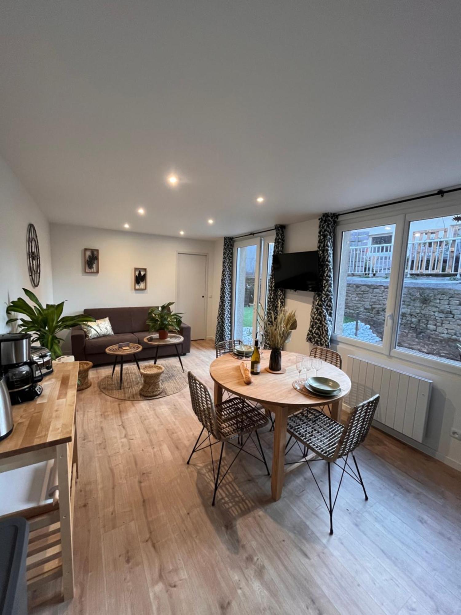 Beau Loft Room Proche Mont Saint Michel Jaccuzi Illimite En Plein Centre Avranches Exterior foto
